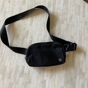 Lululemon Everywhere Belt Bag